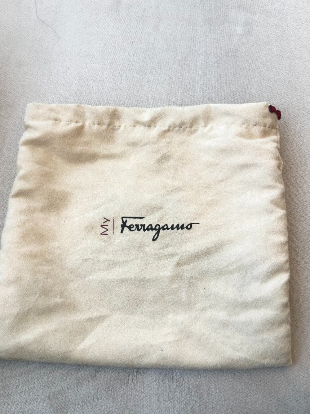 AUTHENTIC SALVATORE FERRAGAMO SMALL BAG / ACCESSORY DUST BAG CREAM